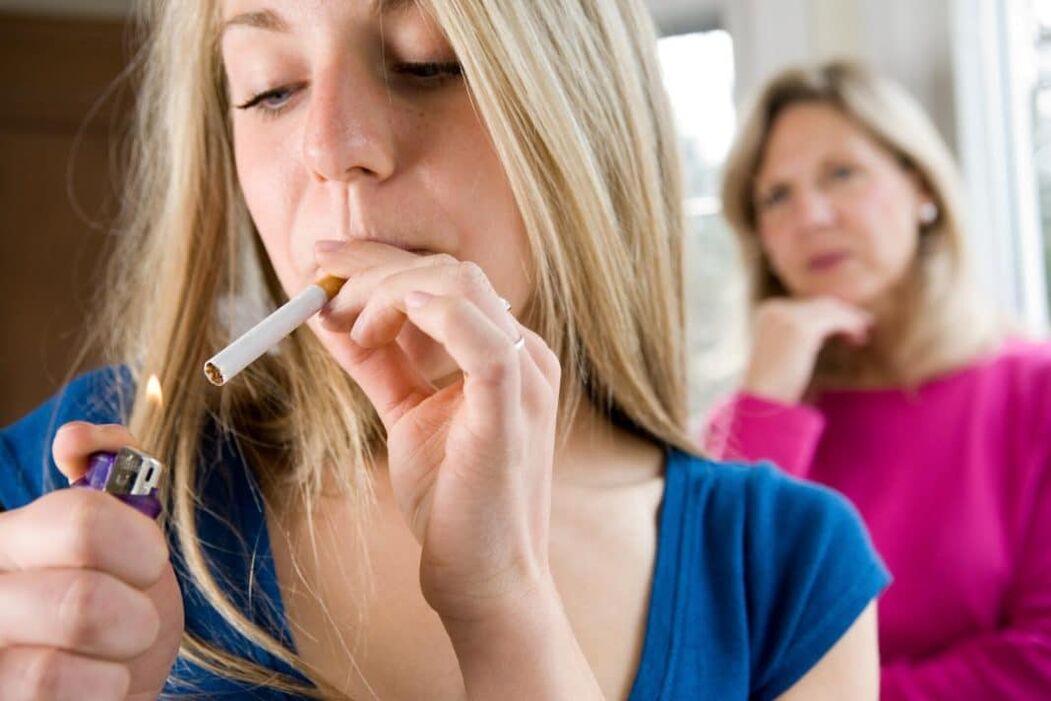 Family relationships can lead to smoking among teenagers